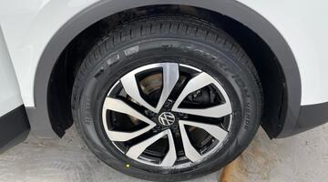 2022 Volkswagen TSI Active Euro 6 5-door (White) - Image: 5