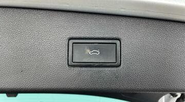 2022 Volkswagen 2.0 TDI R-Line DSG 4Motion Euro 6 5-door (Silver) - Image: 31