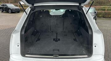 2025 Audi 4.0 TFSI V8 Black Edition Tiptronic quattro Euro 6 5-door (White) - Image: 18