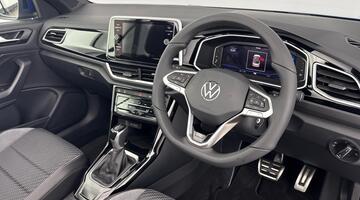 2025 Volkswagen TSI R-Line DSG 2WD Euro 6 2-door (Blue) - Image: 6