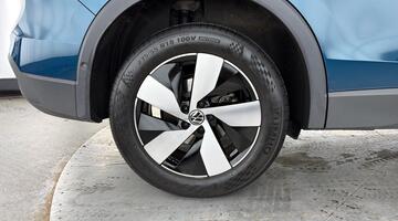 2025 Volkswagen TSI eHybrid 19.7kWh Match DSG Euro 6 5-door (Blue) - Image: 28