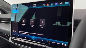 2025 Volkswagen Pro 77kWh Match Tourer Auto 5-door (White) - Image: 1