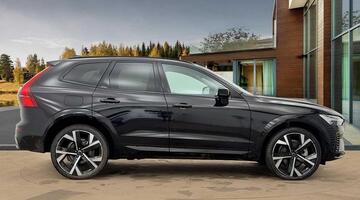 2025 Volvo 2.0 T8 18.8kWh Ultra Dark Auto Euro 6 5-door (Black) - Image: 2