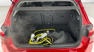 2022 Volkswagen TSI 13kWh Style DSG Euro 6 5-door (Red) - Image: 28