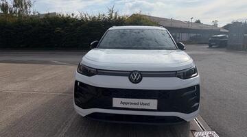 2025 Volkswagen TSI eHybrid 19.7kWh R-Line Edition DSG Euro 6 5-door (White) - Image: 23