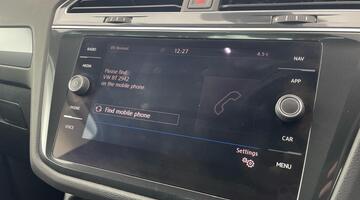 2017 Volkswagen 2.0 TSI R-Line DSG 4Motion Euro 6 5-door (Grey) - Image: 27