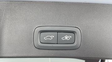 2025 Volvo 2.0 B4 MHEV Plus DCT Auto Euro 6 5-door (Blue) - Image: 16