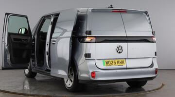 2025 Volkswagen Pro 79kWh Commerce Auto 5-door (Silver) - Image: 11