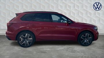 2025 Volkswagen 3.0 TDI V6 Black Edition Tiptronic 4Motion Euro 6 5-door (Red) - Image: 4