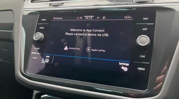 2023 Volkswagen TSI 13kWh R-Line DSG Euro 6 5-door (White) - Image: 26