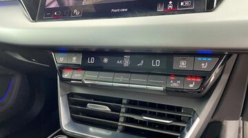 2022 Audi 93.4kWh Auto quattro 4-door (Grey) - Image: 13