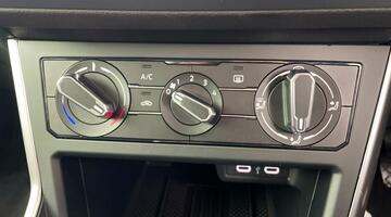 2025 Volkswagen 1.0 TSI Match Euro 6 5-door (Grey) - Image: 13