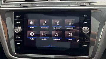 2023 Volkswagen 2.0 TDI R-Line DSG Euro 6 5-door (Grey) - Image: 7