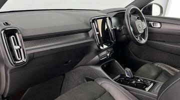 2021 Volvo T3 R-Design Auto Euro 6 5-door (Black) - Image: 6