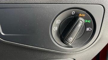 2022 SEAT TSI EVO SE Technology DSG Euro 6 5-door (Red) - Image: 20