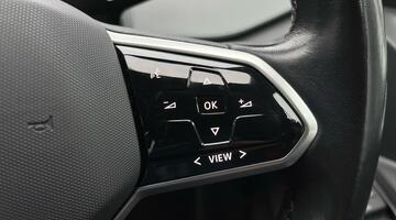 2020 Volkswagen Pro Performance 58kWh Family Auto 5-door (Blue) - Image: 21