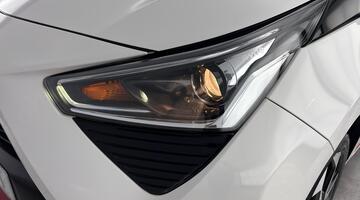 2020 Toyota 1.0 VVT-i x-trend Funroof x-shift Euro 6 5-door (White) - Image: 41