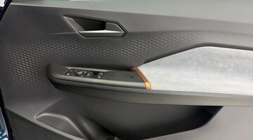 2025 CUPRA E-Boost 59kWh V1 Auto 5-door (Blue) - Image: 19