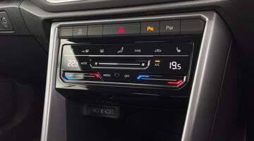 2025 Volkswagen 1.0 TSI Style Euro 6 5-door (Multicolour) - Image: 15