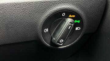 2025 Volkswagen 2.0 TDI R-Line DSG Euro 6 5-door (Grey) - Image: 21