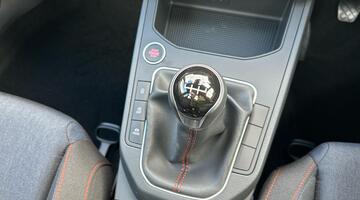 2025 SEAT 1.0 TSI FR Black Edition Euro 6 5-door (Grey) - Image: 30