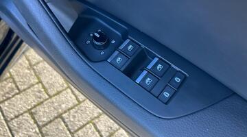 2022 Audi 2.0 TFSI 40 S line S Tronic Euro 6 5-door (Black) - Image: 13