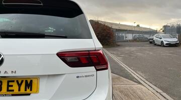 2023 Volkswagen TSI 13kWh R-Line DSG Euro 6 5-door (White) - Image: 14