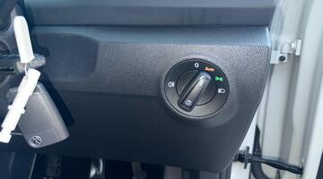 2023 Volkswagen 1.0 TSI Life Euro 6 5-door (Grey) - Image: 24