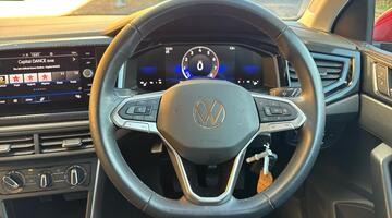 2023 Volkswagen 1.0 TSI Life Euro 6 5-door (Red) - Image: 30