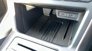 2025 Volkswagen 1.0 TSI Life Euro 6 5-door (Black) - Image: 21