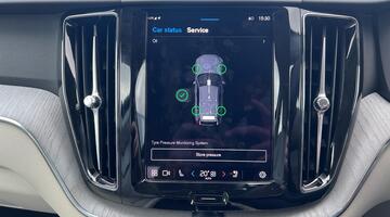 2025 Volvo 2.0 B5 MHEV Plus Auto Euro 6 5-door (Black) - Image: 63