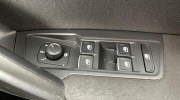 2021 Volkswagen 2.0 TDI Life DSG Euro 6 5-door (Silver) - Image: 16