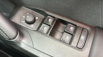 2025 CUPRA EHybrid 25.8kWh V1 DSG Euro 6 5-door (Grey) - Image: 19