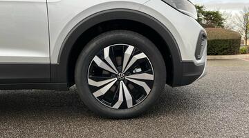 2025 Volkswagen 1.0 TSI Match Euro 6 5-door (Silver) - Image: 5