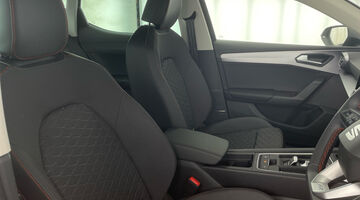 2025 SEAT EHybrid 25.8kWh FR DSG Euro 6 5-door (Black) - Image: 19