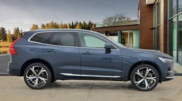 2025 Volvo 2.0h T8 18.8kWh Ultra Bright Auto Euro 6 5-door (Blue) - Image: 2