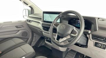 2025 Volkswagen T32 65kWh Commerce Pro Auto RWD SWB 5-door (Grey) - Image: 6