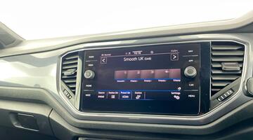 2021 Volkswagen TSI EVO R-Line DSG Euro 6 5-door (Red) - Image: 15