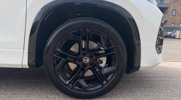 2025 Volkswagen TSI eHybrid 19.7kWh R-Line Edition DSG Euro 6 5-door (White) - Image: 5