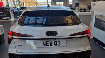 2025 Audi E-hybrid Launch Edition Sportback S Tronic Euro 6 5-door 26kWh (White) - Image: 5