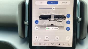 2025 Volvo Twin Performance 69kWh Plus Auto 5-door (Black) - Image: 35