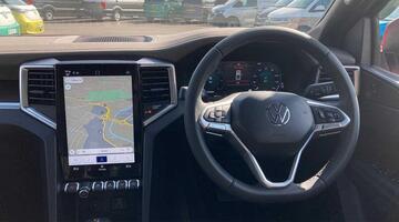 2025 Volkswagen 2.0 TDI Style Auto 4Motion Euro 6 4-door (Red) - Image: 8