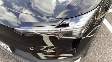 2025 Volvo Twin Performance 69kWh Plus Auto 5-door (Black) - Image: 20