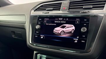 2021 Volkswagen TSI R-Line DSG Euro 6 5-door (Black) - Image: 15