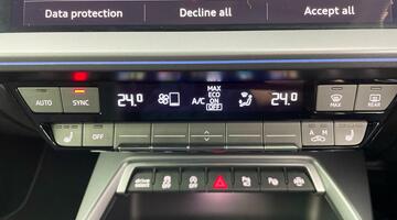 2025 Audi TFSI 30 S line Sportback S Tronic Euro 6 5-door (White) - Image: 17