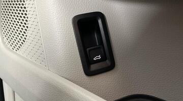 2024 Volkswagen Pro 77kWh Style Auto 5-door (Blue) - Image: 19