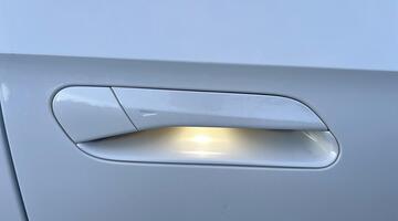 2021 Volkswagen Pro Performance 77kWh Max Auto 5-door (White) - Image: 25