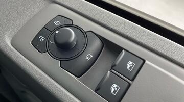 2025 Volkswagen T32 65kWh Commerce Pro Kombi Auto LWB 5-door (Grey) - Image: 19