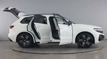 2023 Volkswagen 3.0 TDI V6 Black Edition Tiptronic 4Motion Euro 6 5-door (White) - Image: 10