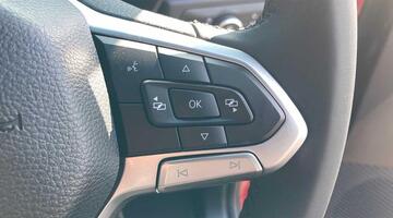 2025 Volkswagen 2.0 TDI Style Auto 4Motion Euro 6 4-door (Red) - Image: 39